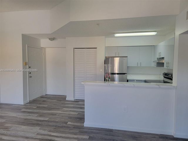 741 N Pine Island Rd 308, Plantation, FL 33324