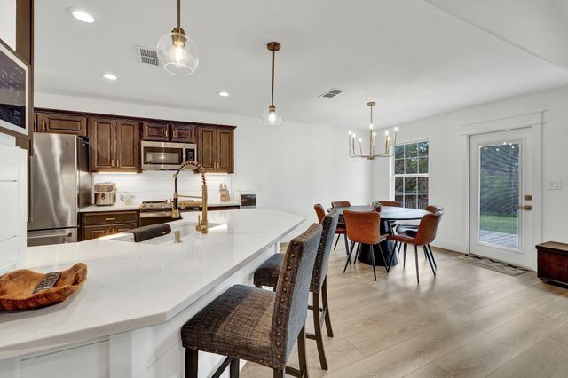 1100 Yaupon DR, Fischer, TX 78623