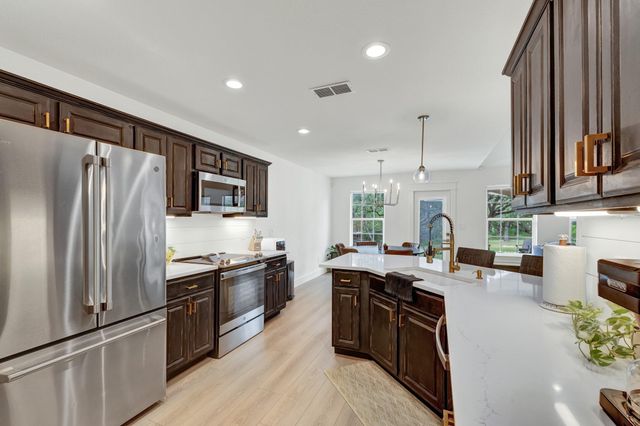 1100 Yaupon DR, Fischer, TX 78623