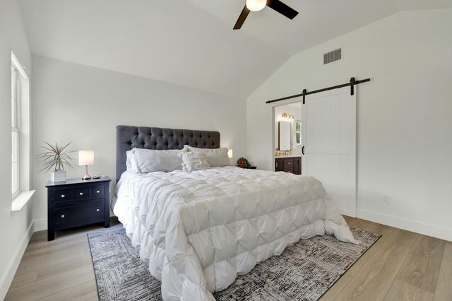 1100 Yaupon DR, Fischer, TX 78623