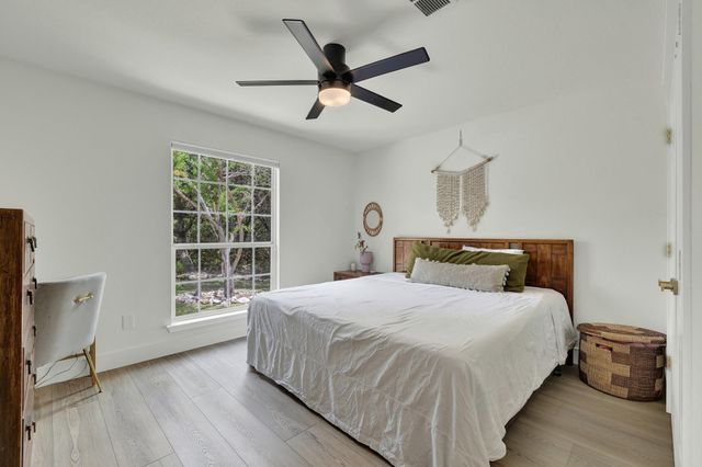 1100 Yaupon DR, Fischer, TX 78623