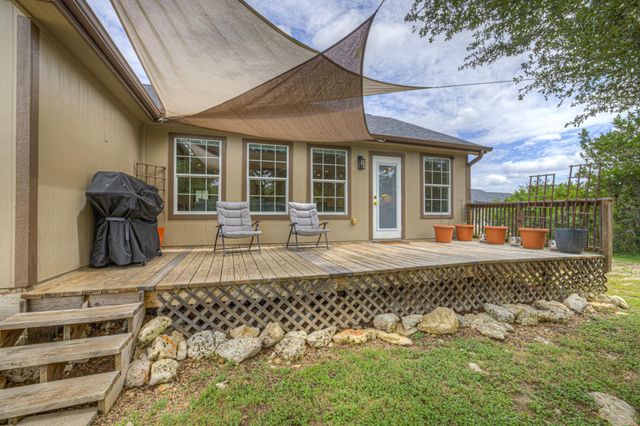 1100 Yaupon DR, Fischer, TX 78623