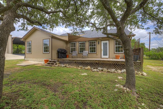 1100 Yaupon DR, Fischer, TX 78623