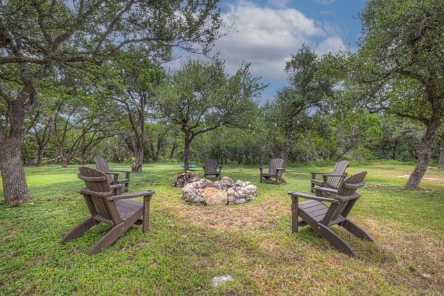 1100 Yaupon DR, Fischer, TX 78623
