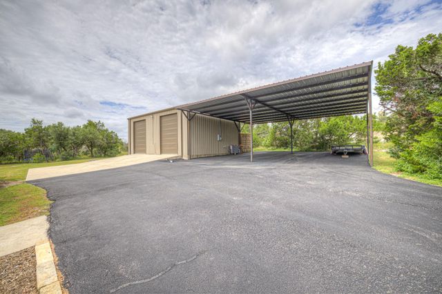 1100 Yaupon DR, Fischer, TX 78623