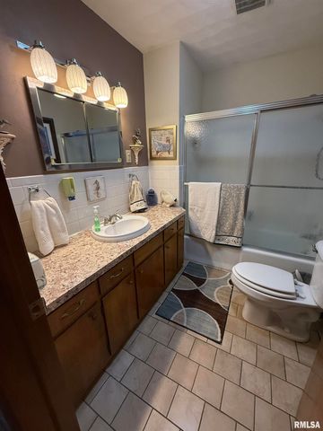 411 SUNSET Drive, Centralia, IL 62801