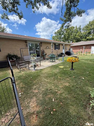 411 SUNSET Drive, Centralia, IL 62801