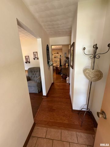 411 SUNSET Drive, Centralia, IL 62801