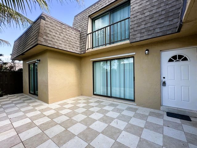 303 Waterview Drive, Palm Springs, FL 33461