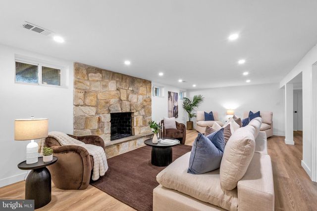153 RAMBLEWOOD PKWY, Mount Laurel, NJ 08054