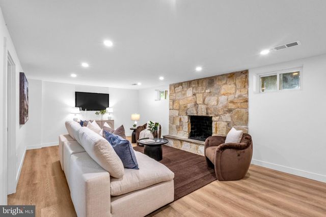 153 RAMBLEWOOD PKWY, Mount Laurel, NJ 08054