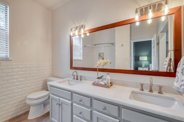 611 E 45th ST 19, Austin, TX 78751