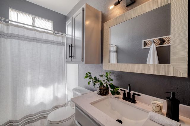 611 E 45th ST 19, Austin, TX 78751