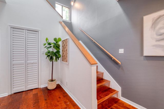 611 E 45th ST 19, Austin, TX 78751