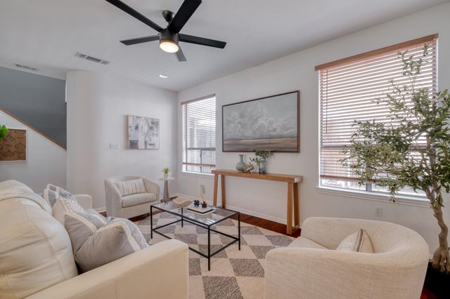 611 E 45th ST 19, Austin, TX 78751