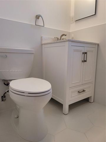 1750 E Las Olas Blvd 402, Fort Lauderdale, FL 33301