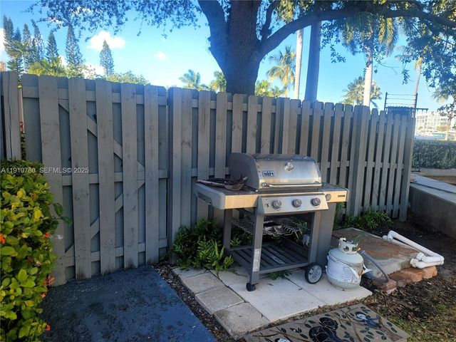 1750 E Las Olas Blvd 402, Fort Lauderdale, FL 33301