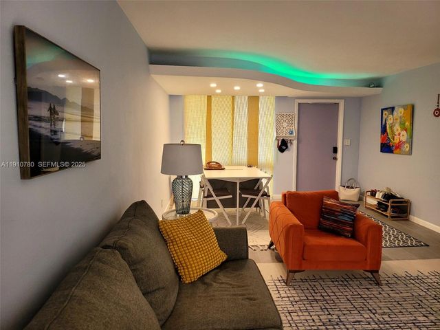 1750 E Las Olas Blvd 402, Fort Lauderdale, FL 33301