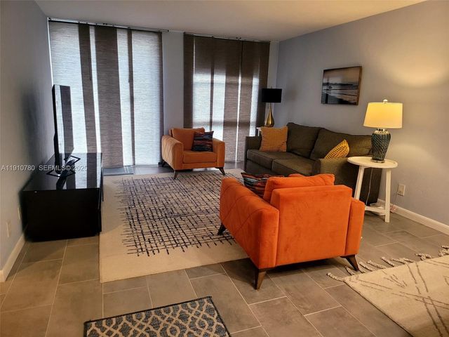 1750 E Las Olas Blvd 402, Fort Lauderdale, FL 33301