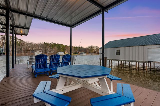 12255 Davis Rd, Athens, AL 35611
