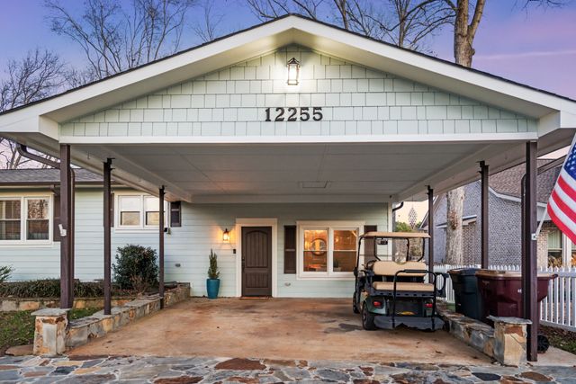 12255 Davis Rd, Athens, AL 35611