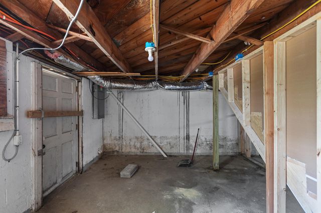 209 Henry Street, Frankfort, KY 40601