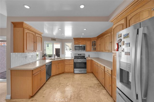 16721 Castaway, Huntington Beach, CA 92649