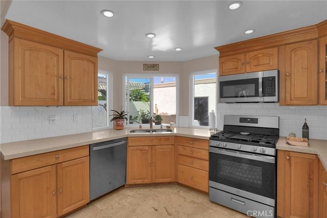 16721 Castaway, Huntington Beach, CA 92649