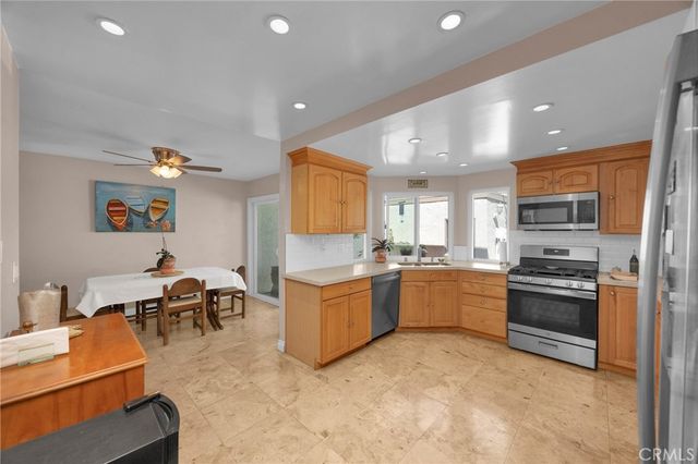 16721 Castaway, Huntington Beach, CA 92649