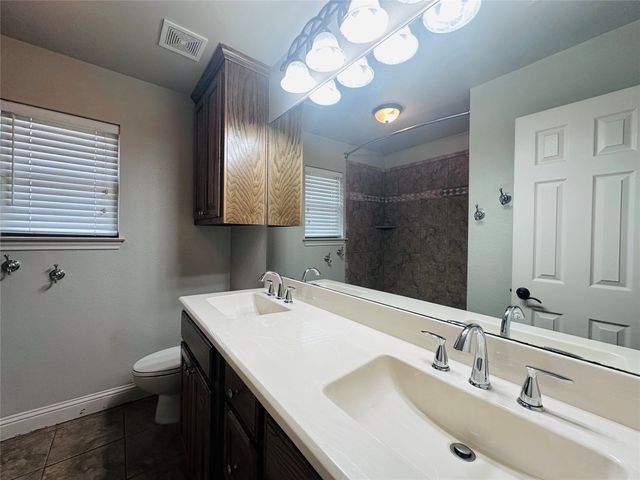 802 Wandering Court, Granbury, TX 76049
