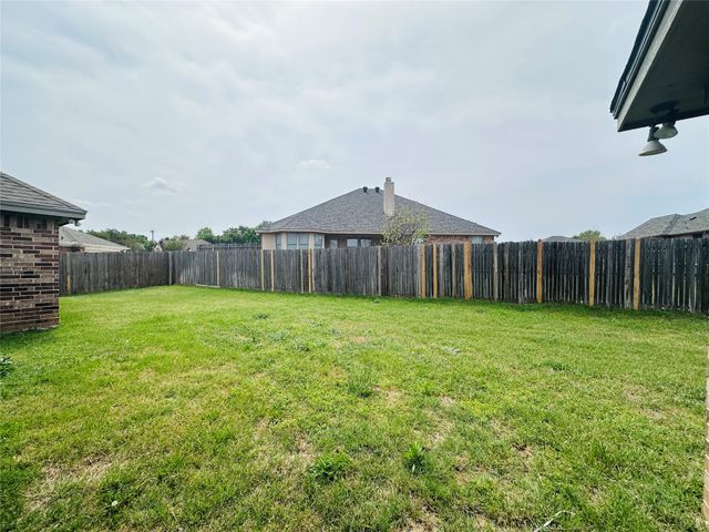 802 Wandering Court, Granbury, TX 76049