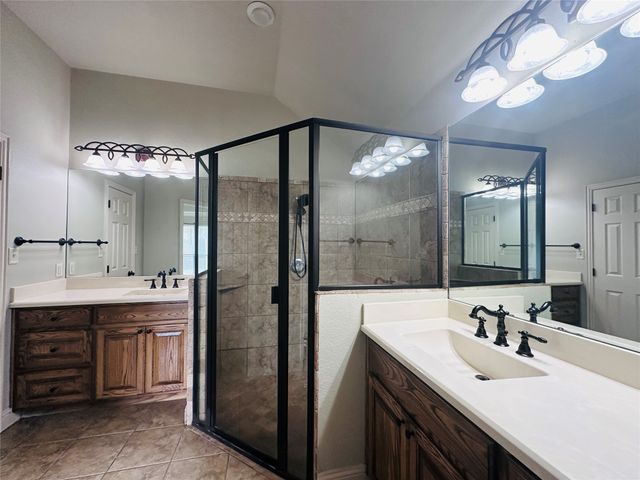 802 Wandering Court, Granbury, TX 76049