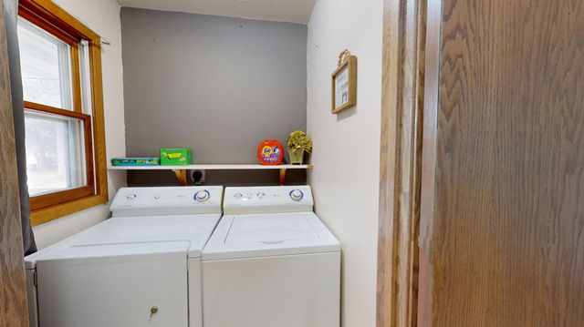 415 2nd Street NW, New Richland, MN 56072