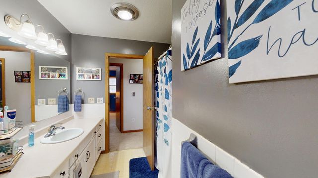 415 2nd Street NW, New Richland, MN 56072