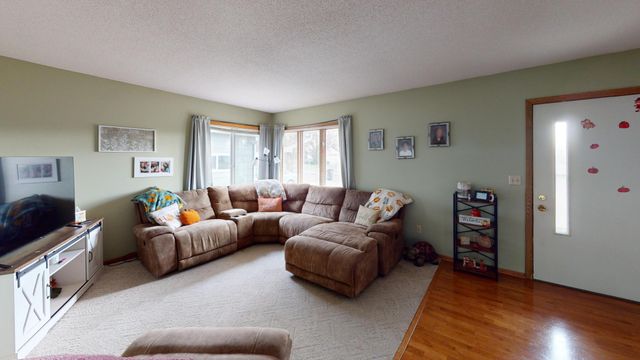 415 2nd Street NW, New Richland, MN 56072