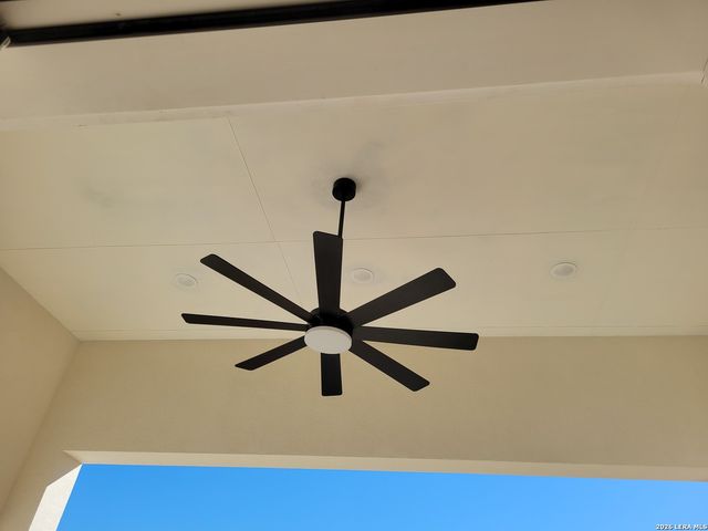 128 W Tree Farm, Lytle, TX 78052