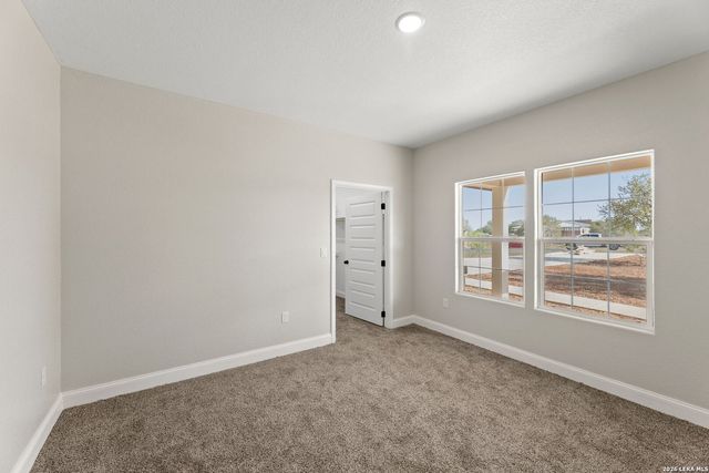 128 W Tree Farm, Lytle, TX 78052