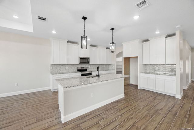 128 W Tree Farm, Lytle, TX 78052