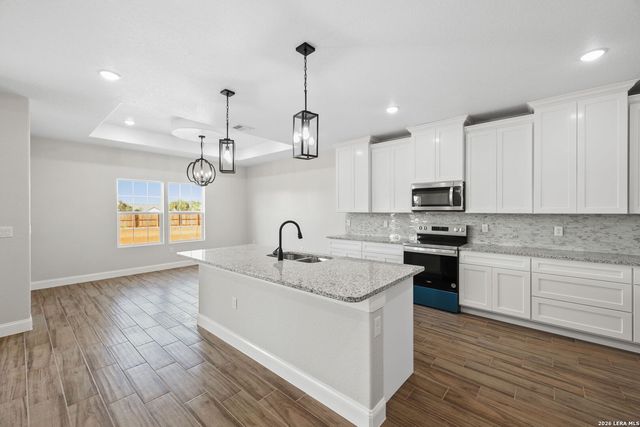 128 W Tree Farm, Lytle, TX 78052