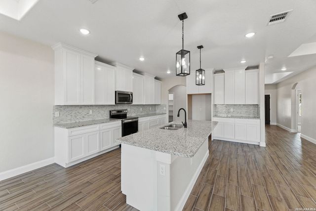 128 W Tree Farm, Lytle, TX 78052