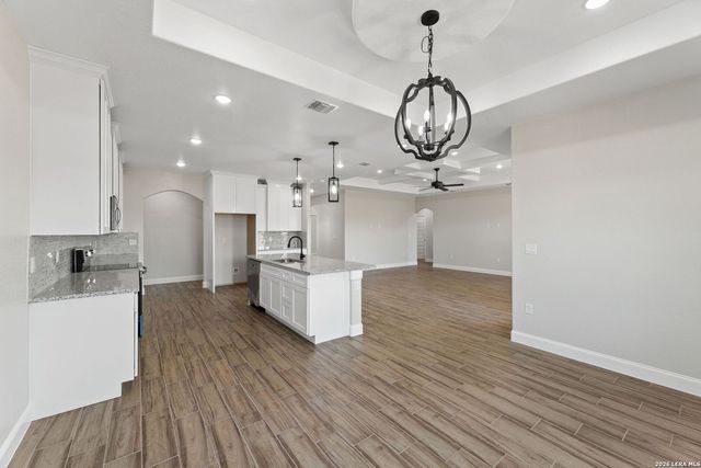 128 W Tree Farm, Lytle, TX 78052