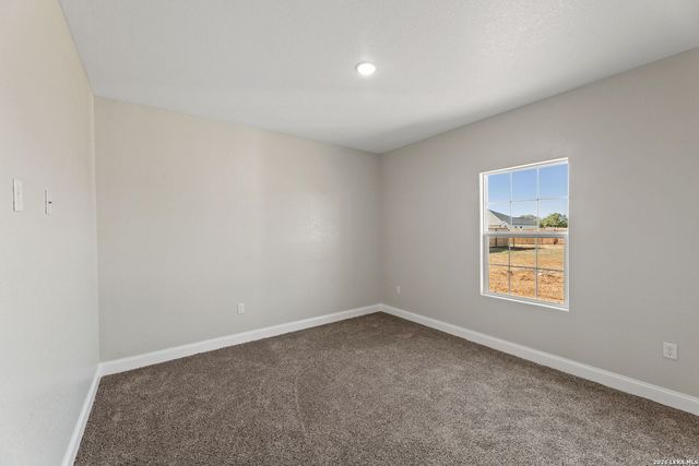 128 W Tree Farm, Lytle, TX 78052