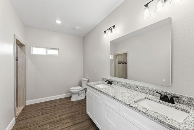 128 W Tree Farm, Lytle, TX 78052