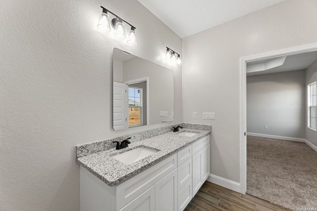 128 W Tree Farm, Lytle, TX 78052