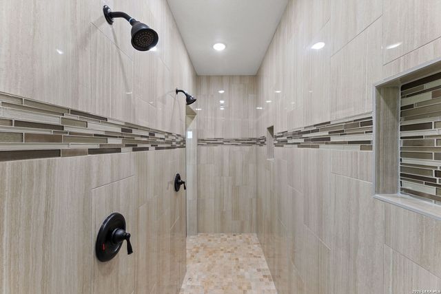 128 W Tree Farm, Lytle, TX 78052