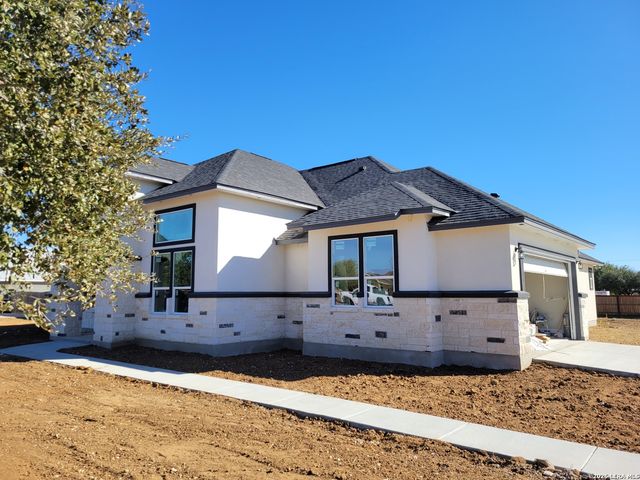 128 W Tree Farm, Lytle, TX 78052