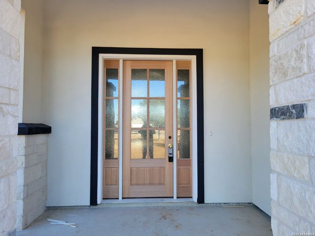 128 W Tree Farm, Lytle, TX 78052