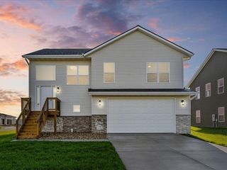 808 Windam Drive, Solon, IA 52333