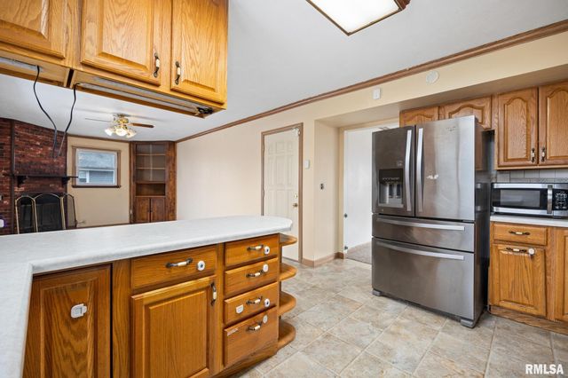 801 W SHERMOOR Street, Peoria, IL 61614