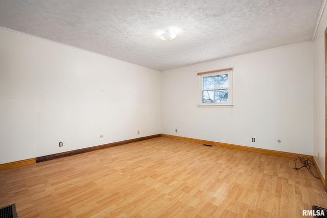 801 W SHERMOOR Street, Peoria, IL 61614